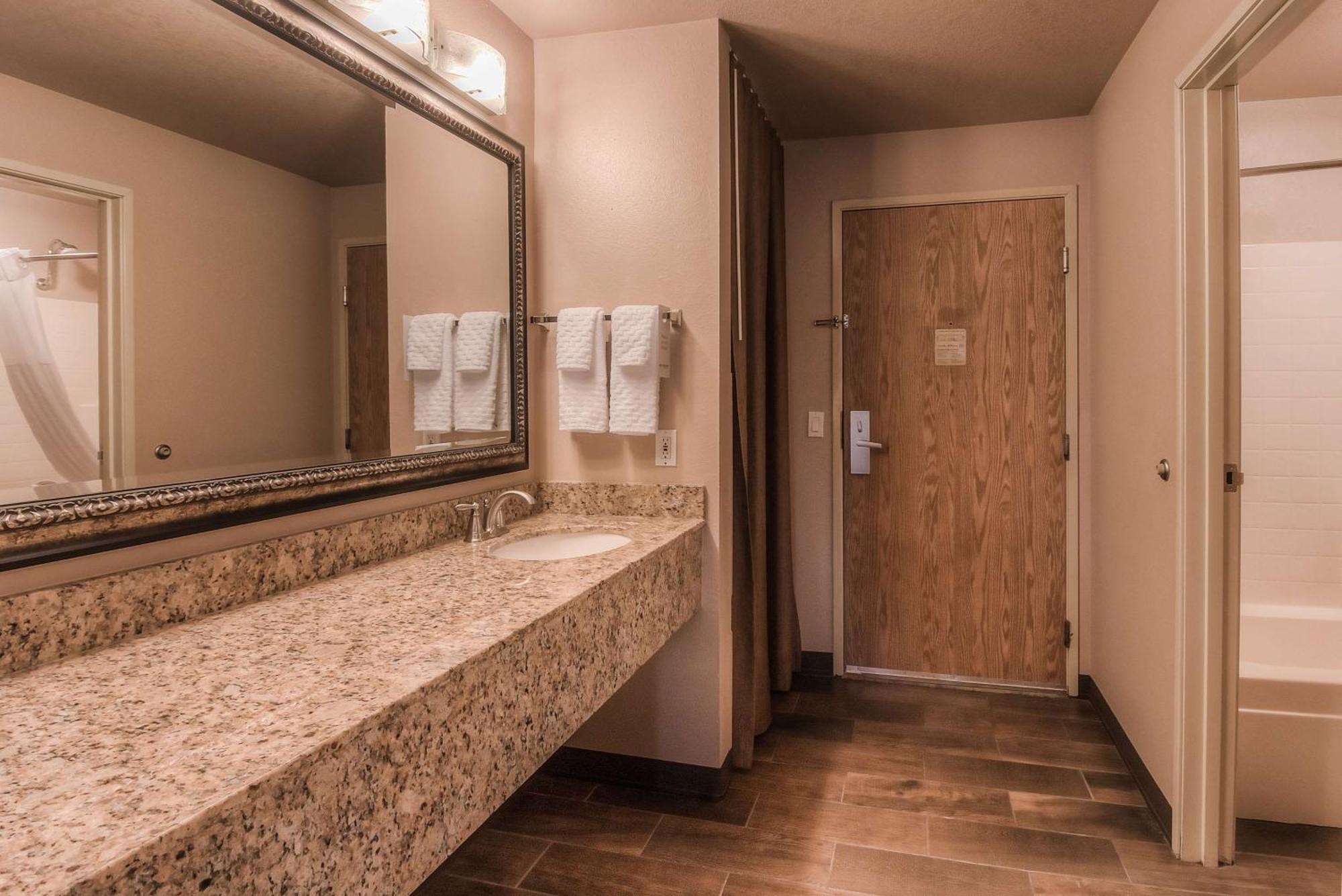 Best Western Plus Yakima Hotel Extérieur photo